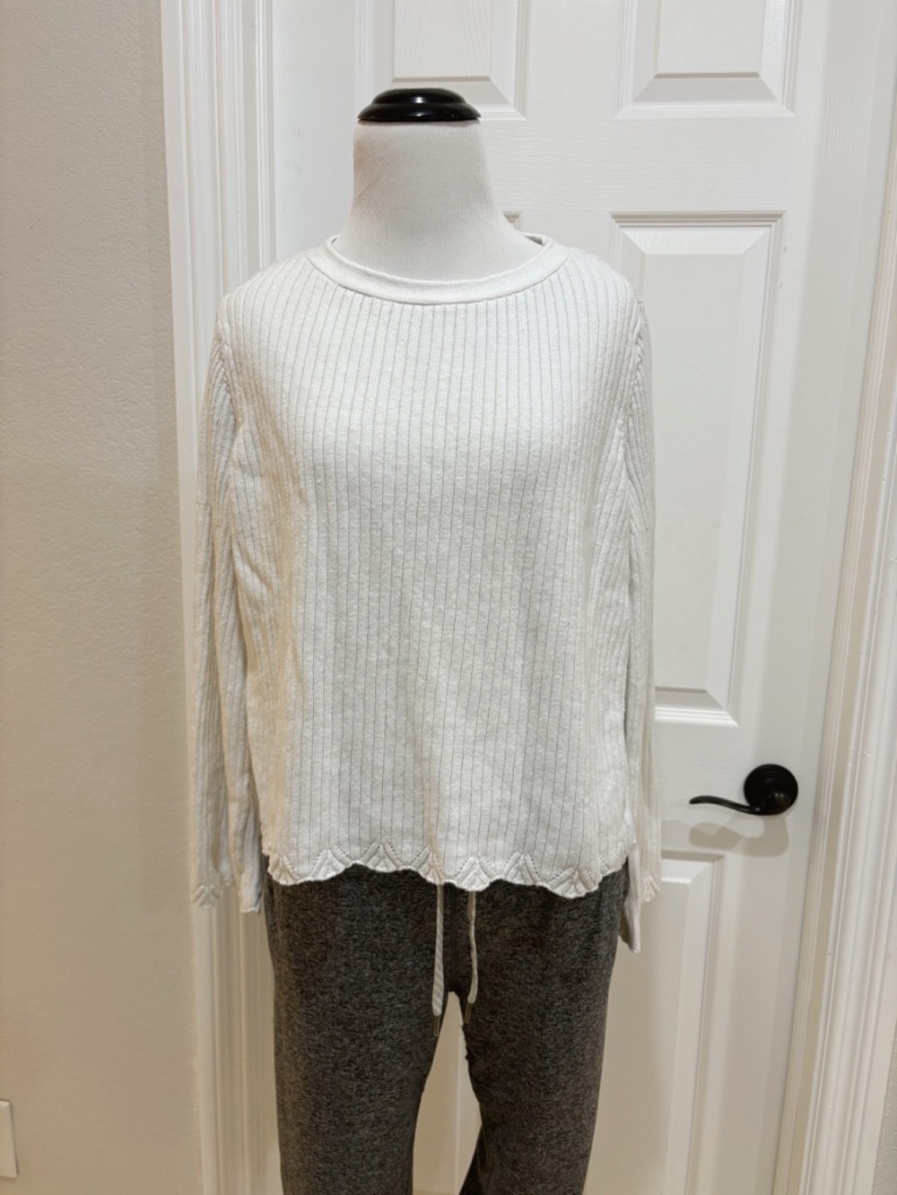 Rachel Parcell Bell Sleeve Off-White Ribbed Long-Sleeve Sweater Large